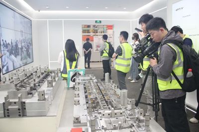 60余名央媒市媒記者探訪嘉定，聚焦“嘉定智造”人工智能應(yīng)用軟件開發(fā)新圖景